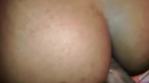 Colombiana le acabo en su culo y hago que se trague mi semen