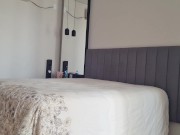 gostosa arrumando a cama loira delicia 14/16