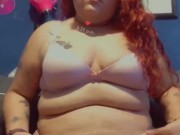 Gorda mexicana bbw tatuada, desnuda se toca y se moja para ti.