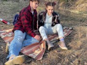 Милый секс на природе с красивой девушкой 4/16