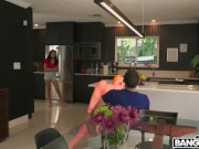 BANGBROS - Behind The Scenes With Latin Teen Reyna DeLaCruz, Watch What It's Really Like On A Porn Set! 9/16