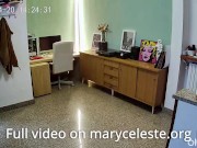 Ragazza italiana viene massaggiata e poi scopata dal suo fisioterapista 1/16