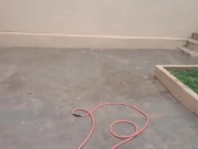 LOIRA GATA NO QUINTAL MOSTRANDO A CALCINHA 10/16