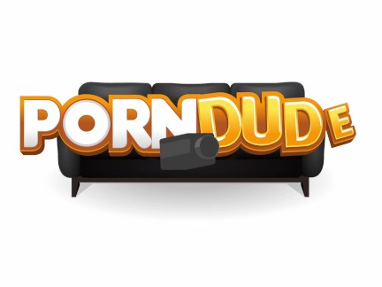 PornDude drills Maya Farrell in Missionary after shes strokes his Big Dick