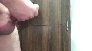 Me masturbo en el baño