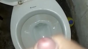 Pajeandome en el baño leche irviendo