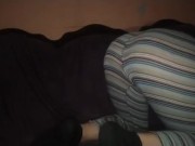 انظروا كم نحن لذيذون على الأريكة بينما لا يستمعون إلينا ، جنس الهواة🇾🇪💦😈 1/16