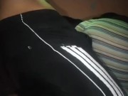 انظروا كم نحن لذيذون على الأريكة بينما لا يستمعون إلينا ، جنس الهواة🇾🇪💦😈 2/16