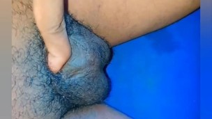 Tiny dick try to cum