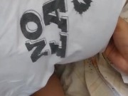 Dejo que me haga el mejor oral, se me pone super duro y me corro en su boca