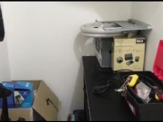 la inocente de mi empleada mientras hace aseo se empieza a tocar así que entro y le doy su follada