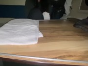 Познакомился с красоткой в поезде и трахнул ее в анал в отеле 5/16