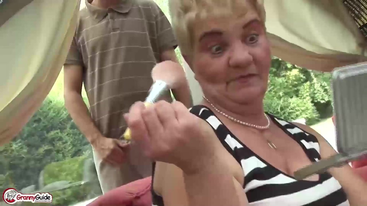 74 years old mature enjoys a wild fucking lesson - Video di sesso gratis - RedTube