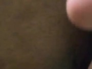 Minha esposa masturbando sua buceta até que ela esteja molhada de tesão 6/16