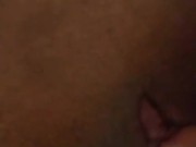 Minha esposa masturbando sua buceta até que ela esteja molhada de tesão 8/16