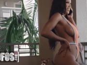 Mofos - Gorgeous Brunette August Skye Teases Charles Before Wrapping Her Mouth Around His Dick 1/16