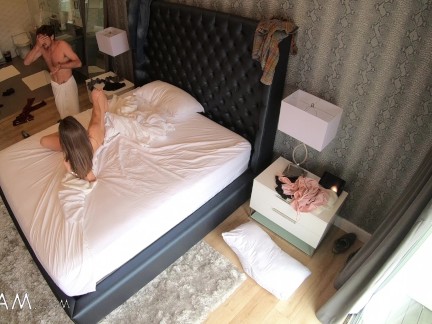 SPYFAM Curious Stepsister Slides Into Stepbrothers Bed For Intense Sex
