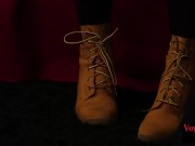 Voyeur MILF rubbing pussy for wanker 3/16