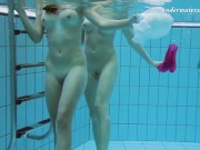 Their shared swim radiates beauty and grace 12/16