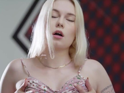Bledá Mimi skončí s creampie