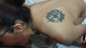 💥 Casi me tira de la cama pero no deja de cogerme