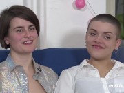 Ersties - Luna S gibt Tumpie ein heißes Rimming mit ihrer Zunge 9/16