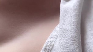 授乳手コキの動画　breast-feeding hand job