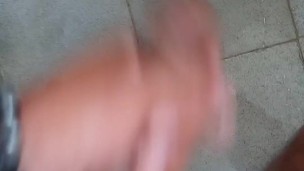 Corrida masturbándome bien rico mojado