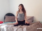 Ersties - 23 Jahre alte Josie squirtet beim masturbieren 15/16
