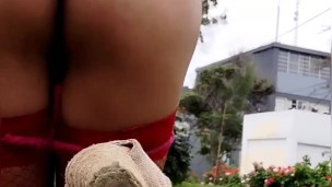 Meneando el rabo para complacer a mi sugar papi