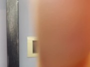 Trovo la mia ragazza che si eccita con i nostri video porno e la punisco dandole il cazzo duro 9/16