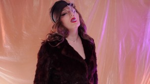 ASMR fur coat fetish, vaping smoking with short leather gloves