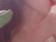 АСМР Шлюшка сосет два члена одновременно с грязными разговорами - Screenshot 14 of 16 - Adult Toys