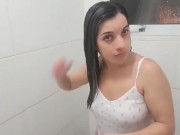 LOIRA GOSTOSA NO CHUVEIRO 12/16