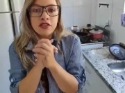 LOIRA DE LINGERIE NA COZINHA 5/16