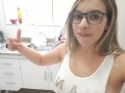 LOIRA GOSTOSA ARRUMANDO PIA 2/16