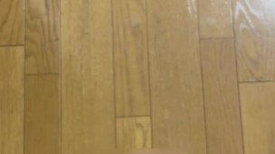 オナニーして床に精子をぶちまけるの最高