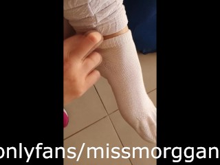 POST-GYM FEET SMELLING + WORSHIP