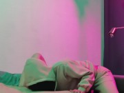 under the oversized sweatshirt hides a magnificent body, it is impossible to resist 3/16