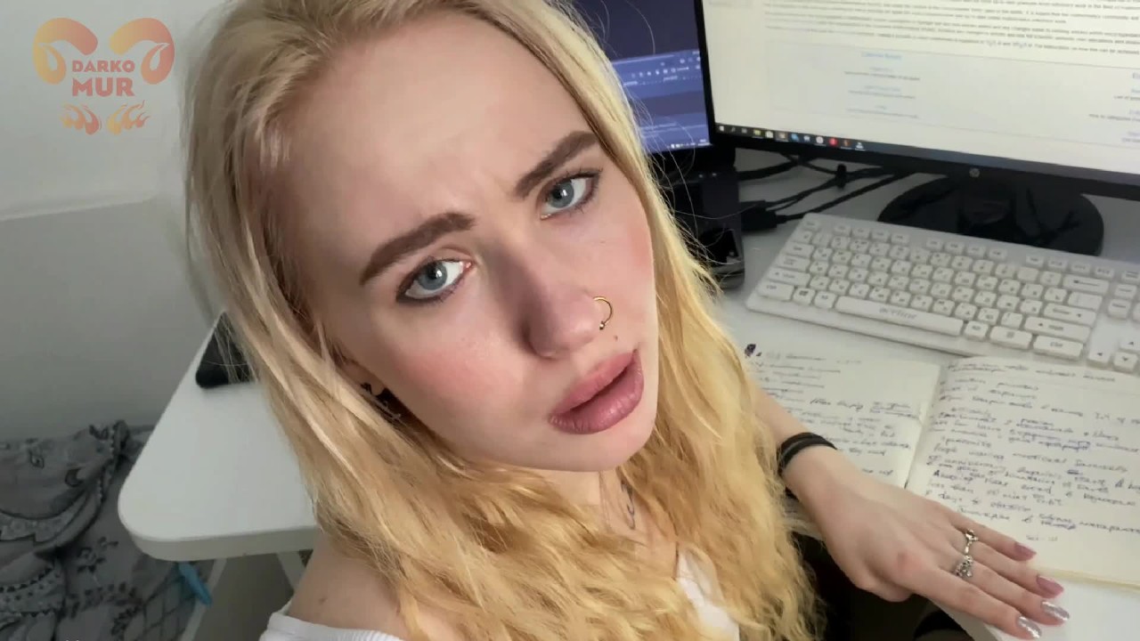 Étudiante salope offre ses trous pour la meilleure note - Vidéo de sexe gratuite - RedTube