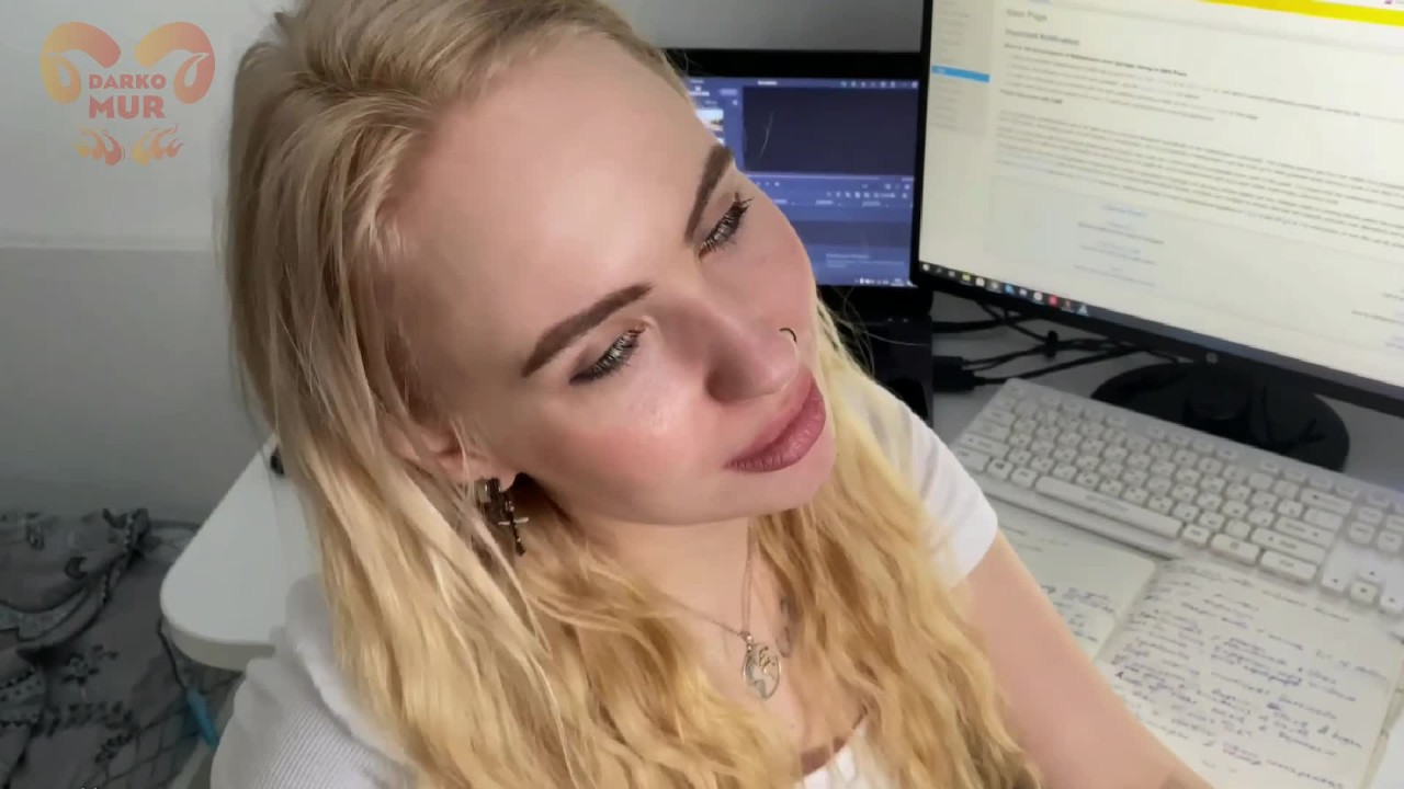 Étudiante salope offre ses trous pour la meilleure note - Vidéo de sexe gratuite - RedTube