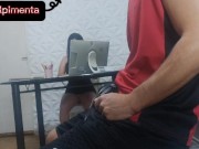 recepcionista gostosa sem calcinha! me arrisquei colocando o pau pra fora! em plena recepção, qual s 2/16