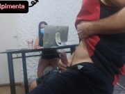 recepcionista gostosa sem calcinha! me arrisquei colocando o pau pra fora! em plena recepção, qual s 3/16