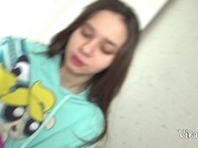 Сводная Сестренка Надрачивает Хуй Брату пока Родителей нет Дома 15/16