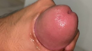 Massage ends in handjob - Part 1
