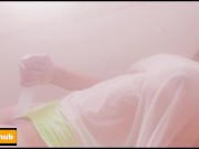 كفت وكنتخايل زب مزيرة عليه بين فخادي احح طبوني كيموت على زب و لحوا مكيبردش