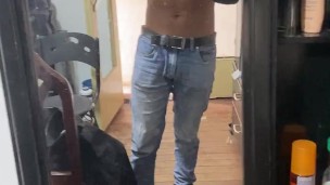 Hombre candente moreno fuerte