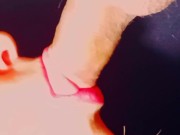 Primer plano la mejor chupada en los labios mas sexys 3/16