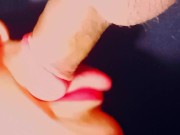 Primer plano la mejor chupada en los labios mas sexys 7/16
