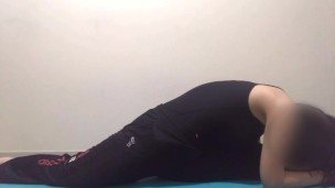 【素人個人撮影】筋トレ後のストレッチ(柔軟/スポーツウェア/二の腕/20代/Eカップ/巨乳/日本人/人妻/新妻/Japanese/asian/amateur/stretch/big tits)